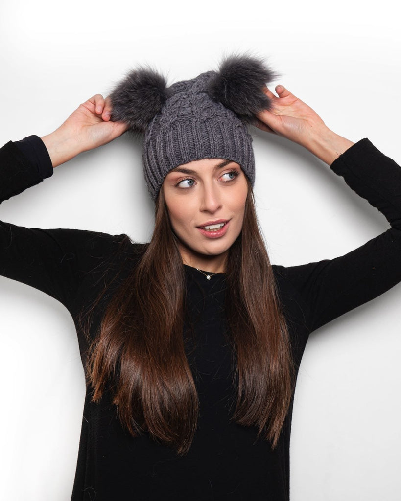 Cappellino con Doppio PonPon in Volpe Grigio - Elisabettapanerai