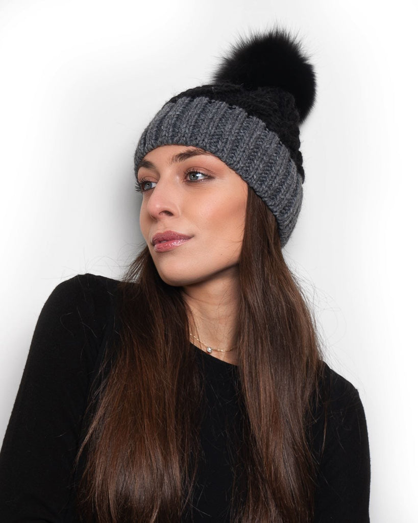 Cappellino con PonPon in Volpe Nero e Grigio - Elisabettapanerai