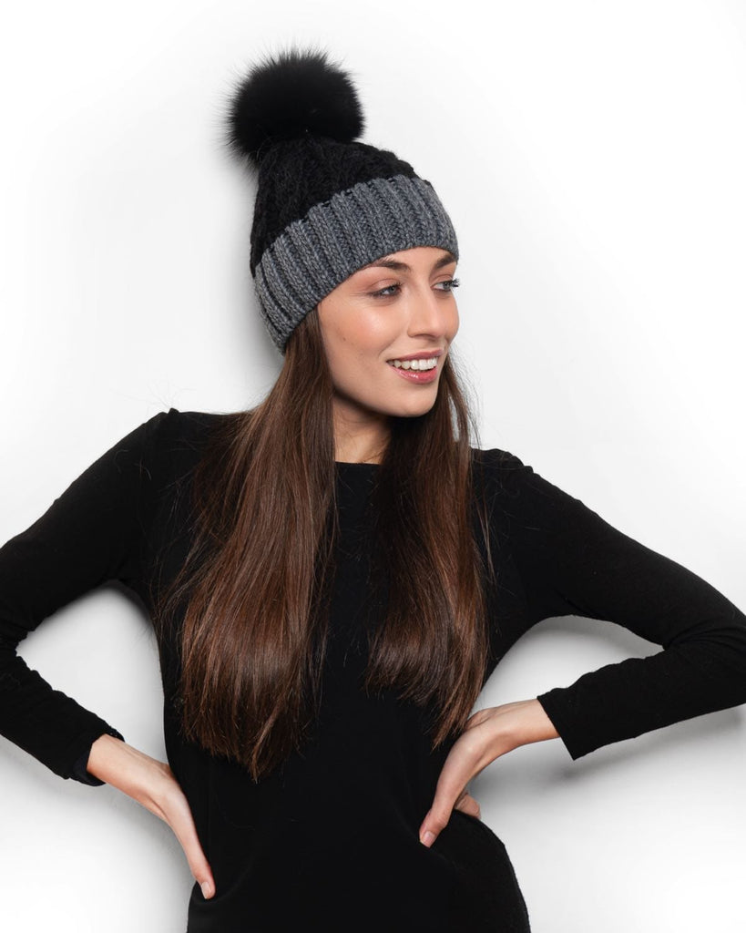 Cappellino con PonPon in Volpe Nero e Grigio - Elisabettapanerai